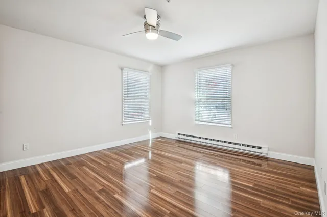 $460,000 | 5 Fredricksburg Court, Coram, NY 11727