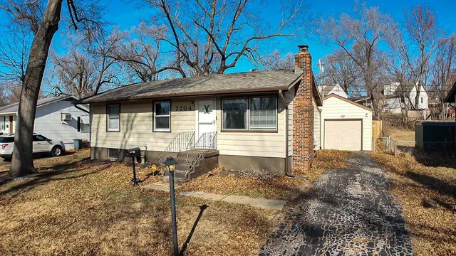 $200,000 | 7704 East 50th Terrace, Kansas City, MO 64129