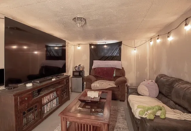 $200,000 | 7704 East 50th Terrace, Kansas City, MO 64129