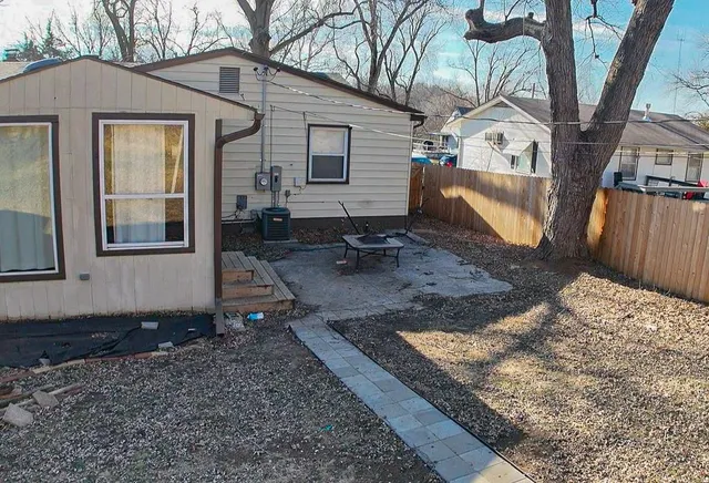 $200,000 | 7704 East 50th Terrace, Kansas City, MO 64129