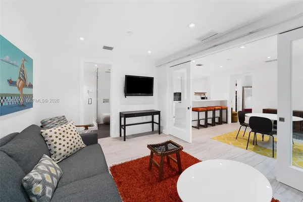 $3,200 | 1460 Ocean Drive, Unit 307, Miami Beach, FL 33139