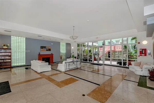 $3,200 | 1460 Ocean Drive, Unit 307, Miami Beach, FL 33139