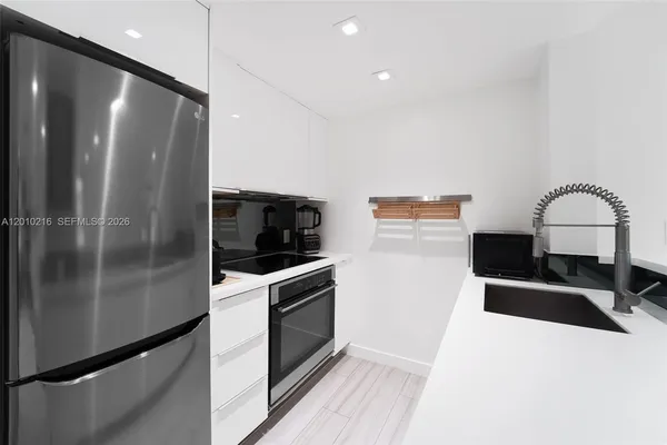 $3,200 | 1460 Ocean Drive, Unit 307, Miami Beach, FL 33139