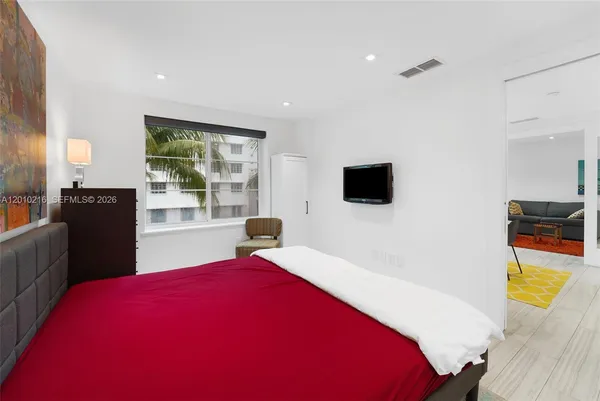 $3,200 | 1460 Ocean Drive, Unit 307, Miami Beach, FL 33139