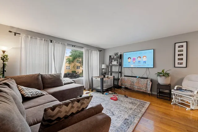 $780,000 | 5706 North St Louis Avenue, Chicago, IL 60659