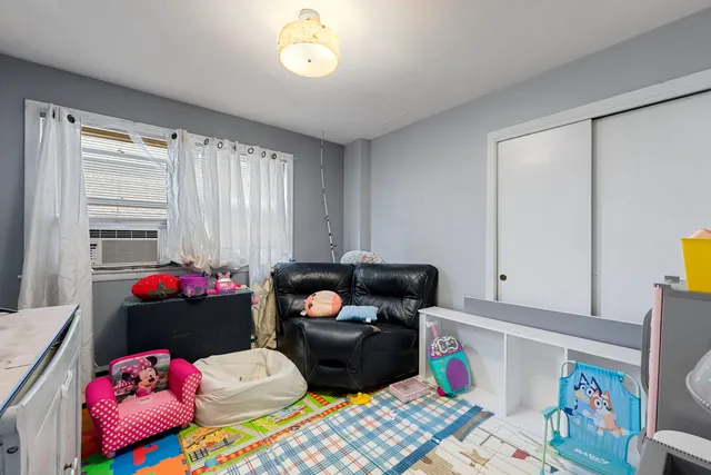 $780,000 | 5706 North St Louis Avenue, Chicago, IL 60659