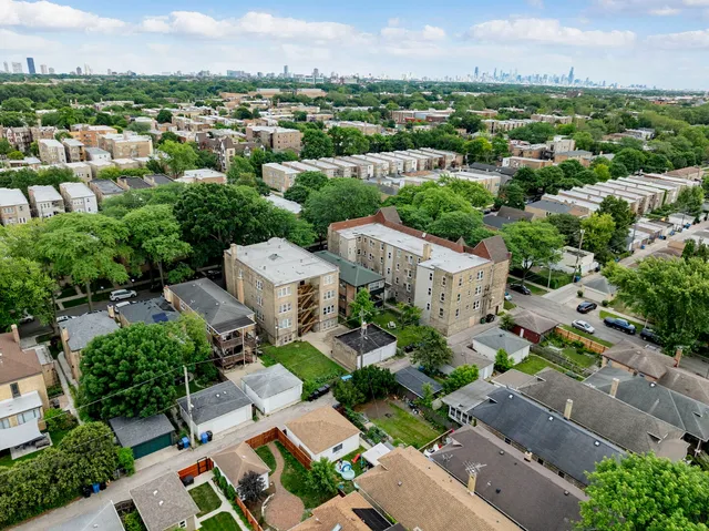 $780,000 | 5706 North St Louis Avenue, Chicago, IL 60659