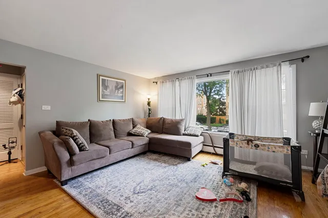 $780,000 | 5706 North St Louis Avenue, Chicago, IL 60659