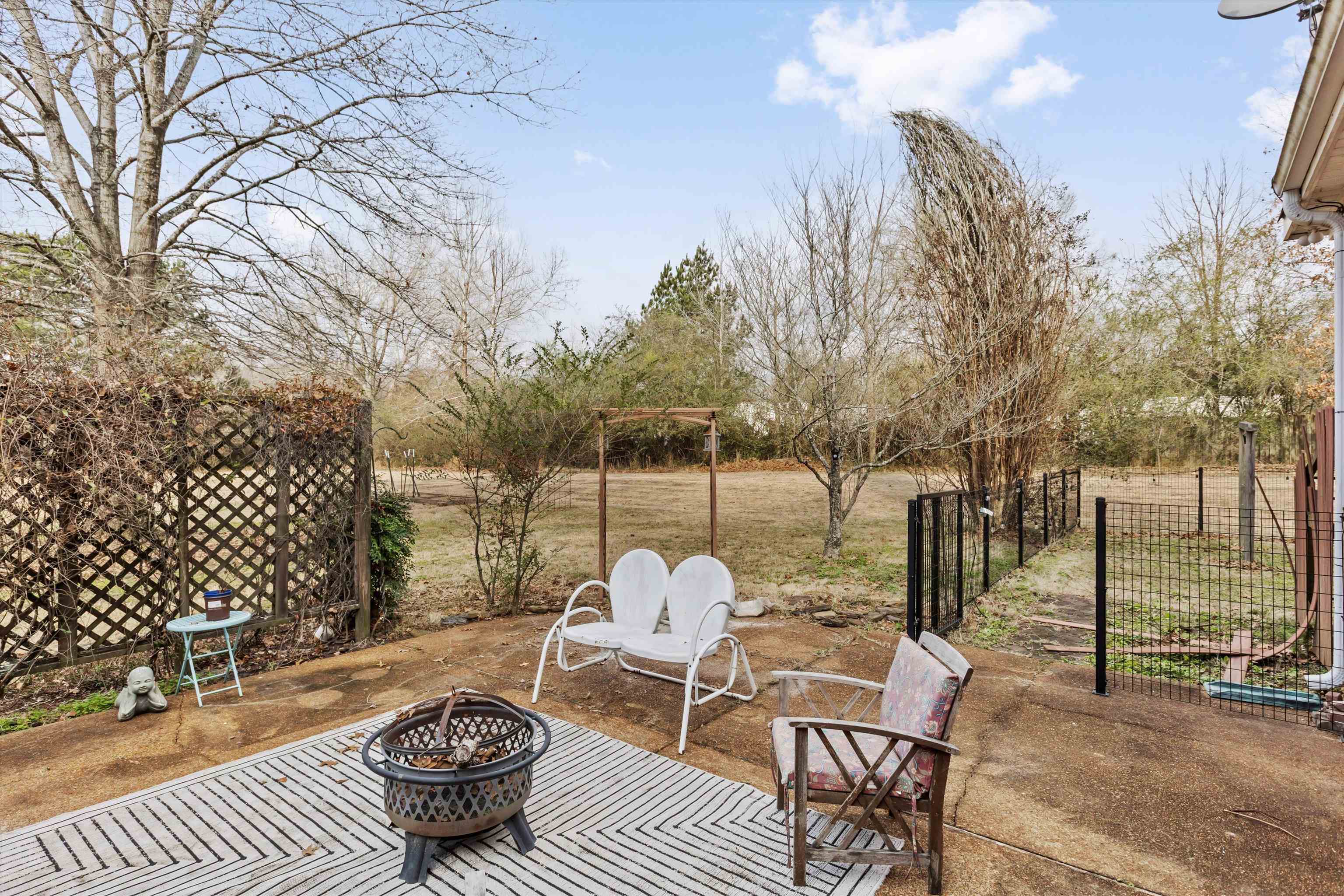 2789 North Collierville Arlington Road Eads, TN 38028 - Photo 28 of 34 a view of a patio with a yard