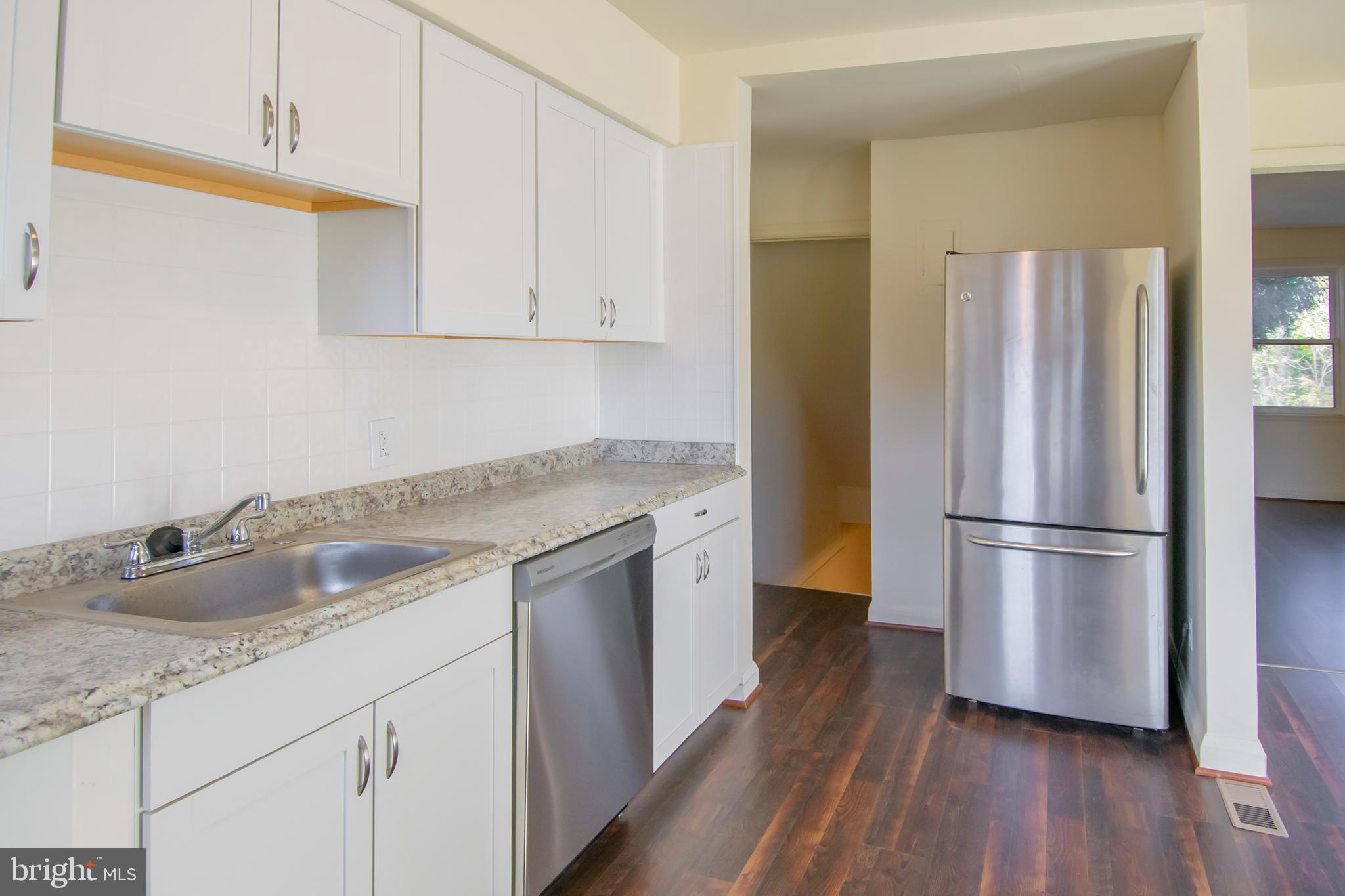1651 Stonewood Road Baltimore, MD 21239 - Photo 9 of 24 Gallery Image 9