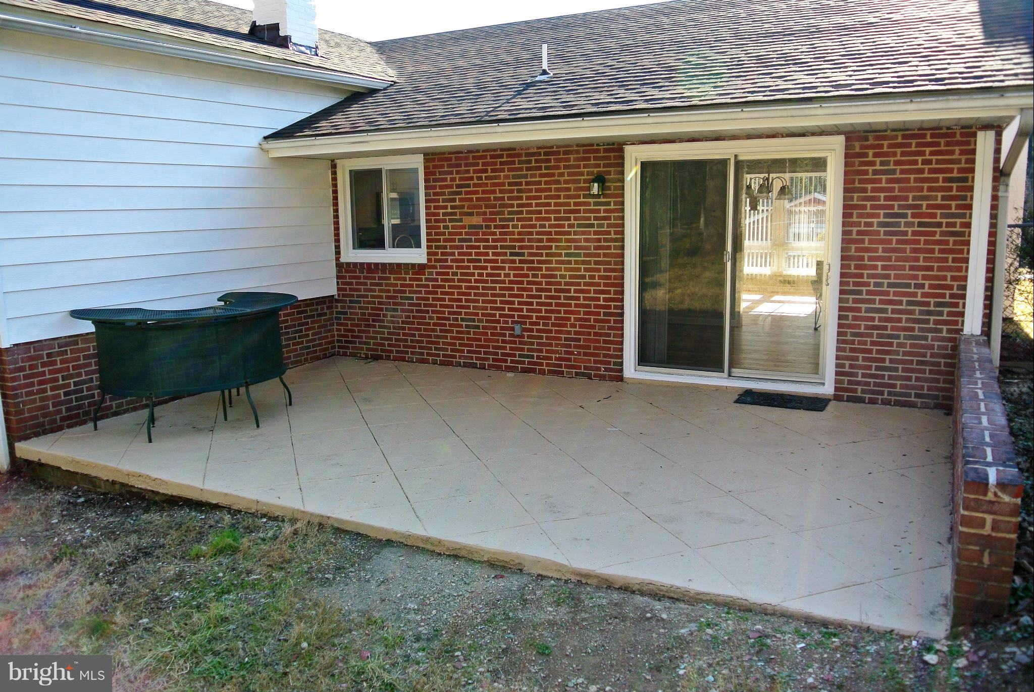 415 Nottingham Road Baltimore, MD 21229 - Photo 26 of 28 Exterior (Rear)