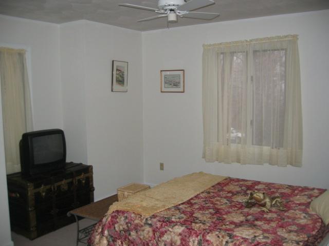 6273 Smokey Ridge Road Roanoke, VA 24018 - Photo 19 of 39 2nd Floor Bedroom