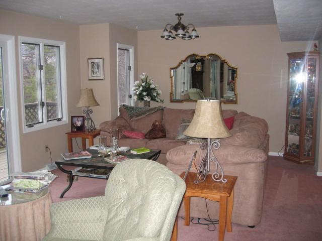 6273 Smokey Ridge Road Roanoke, VA 24018 - Photo 3 of 39 Living Room