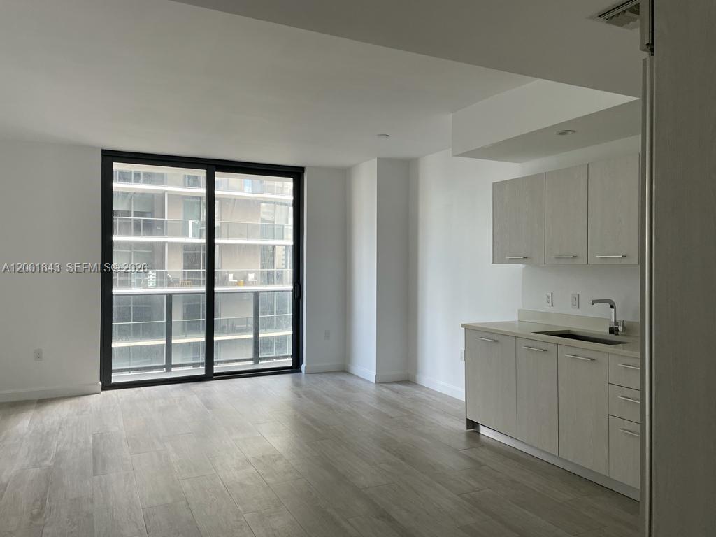55 Southwest 9th Street, Unit 3102 Miami, FL 33130 - Photo 2 of 13