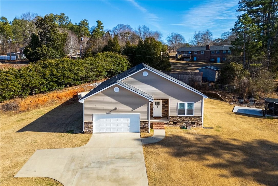 700 Kings Road Anderson, SC 29621 - Photo 1 of 48
