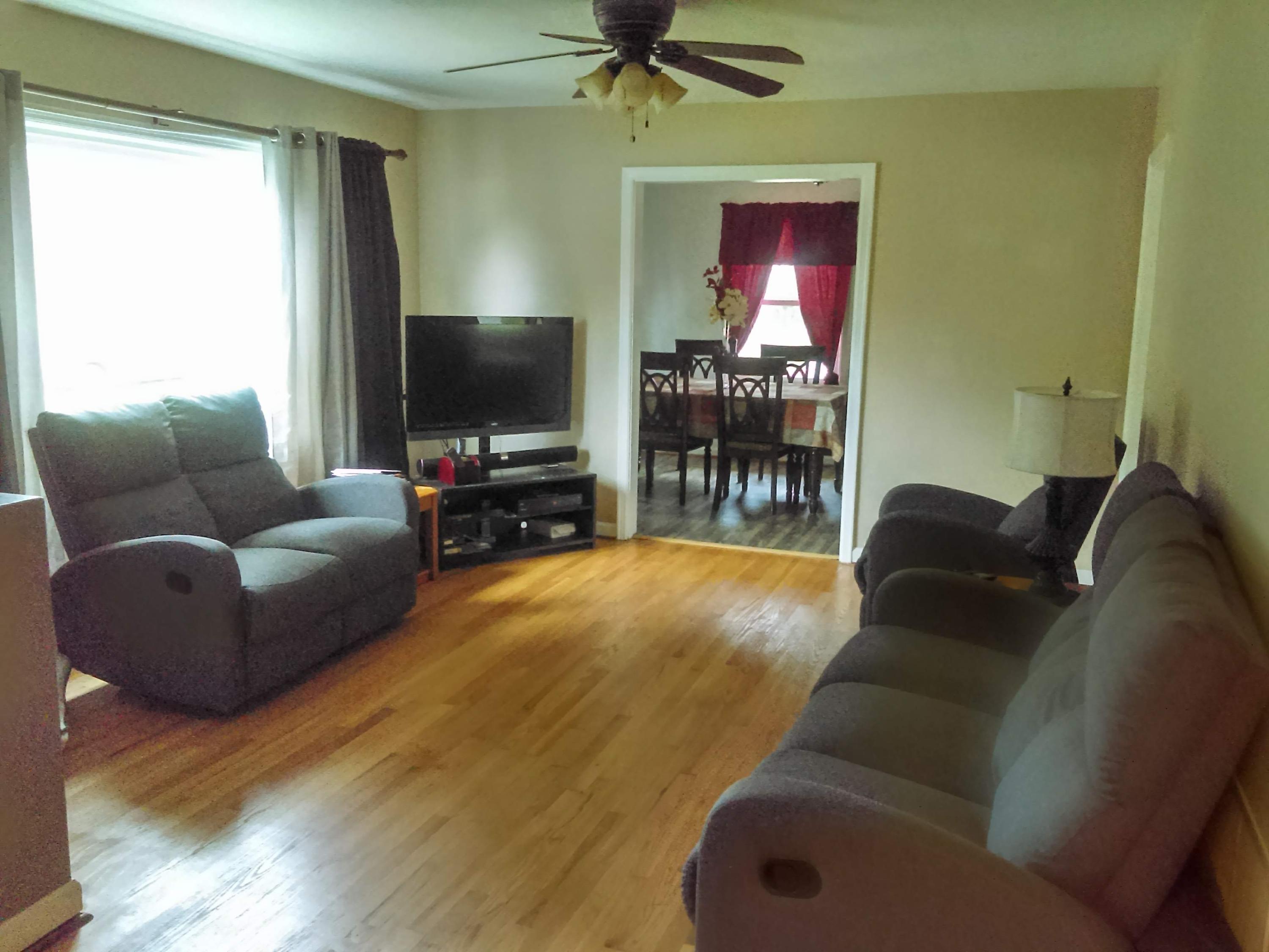 154 Frontier Road Northeast Roanoke, VA 24012 - Photo 7 of 19 Livingroom