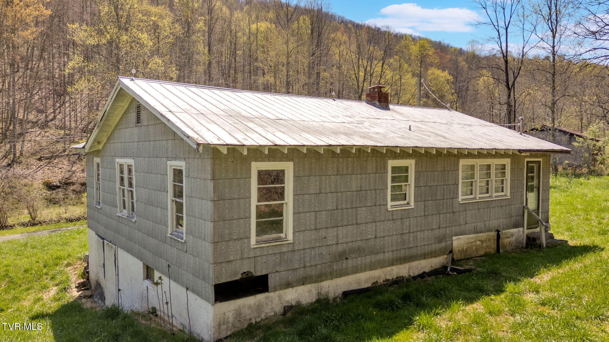 2740 Dry Creek Road Blackwater, VA 24221 - Photo 6 of 38 6-web-or-mls-DJI_20250409141017_0031_D