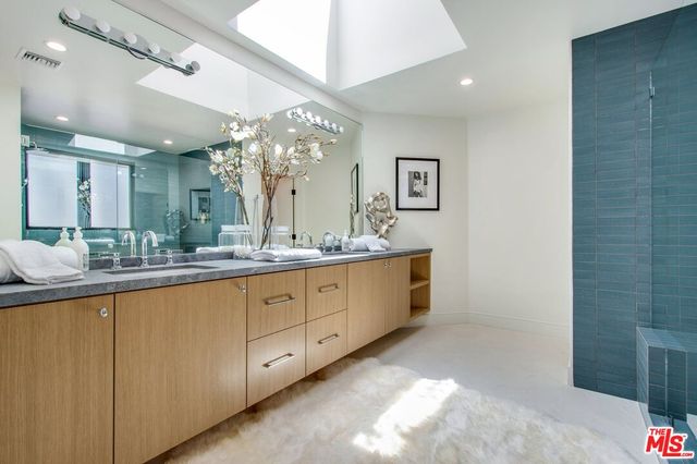 $3,800,000 | 4217 Don Carlos Drive, Los Angeles, CA 90008