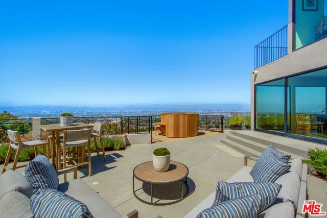 $3,800,000 | 4217 Don Carlos Drive, Los Angeles, CA 90008