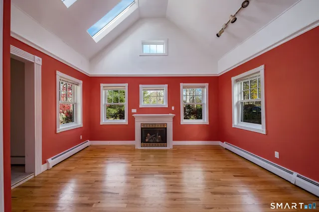 $3,500 | 90 Boston Post Road, Madison, CT 06443