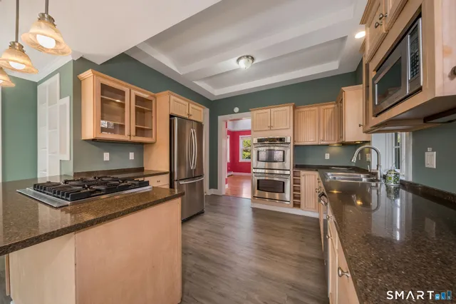 $3,500 | 90 Boston Post Road, Madison, CT 06443