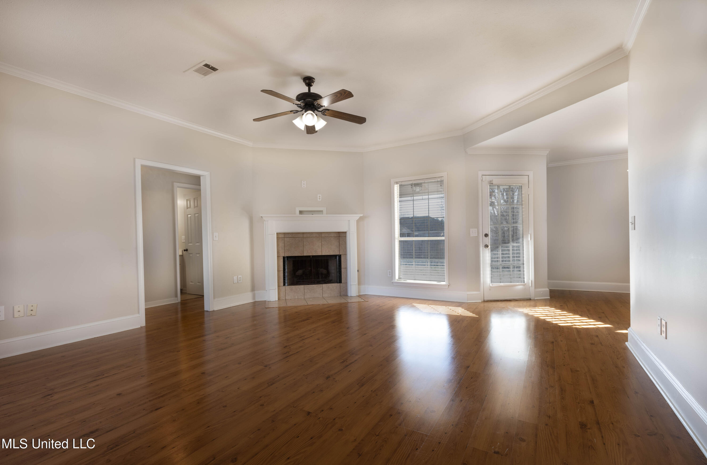 105 Channing Circle Canton, MS 39046 - Photo 4 of 29 IMG_0334-Edit