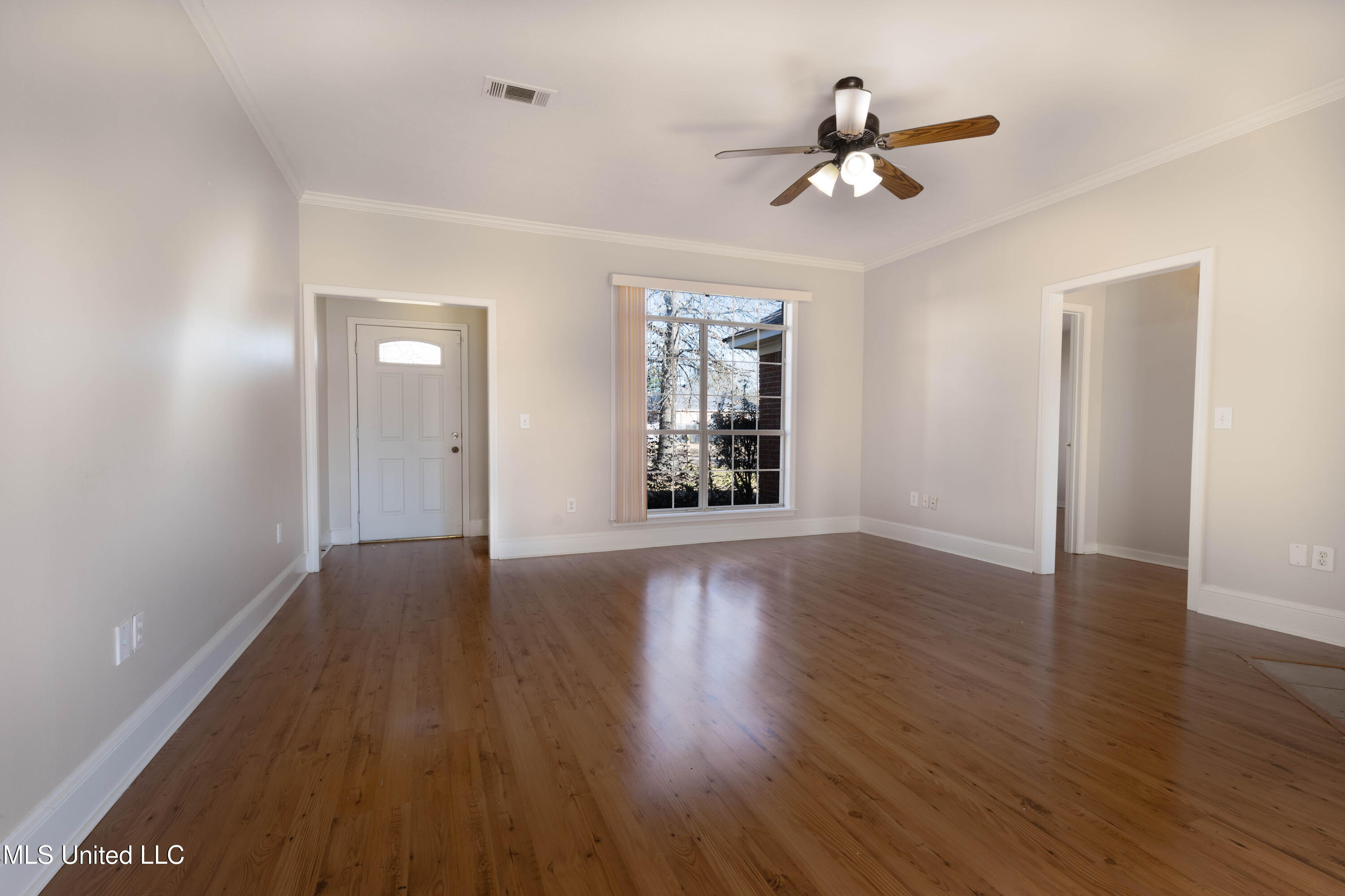 105 Channing Circle Canton, MS 39046 - Photo 5 of 29 IMG_0337-Edit