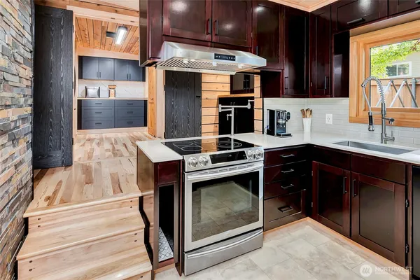 $1,050,000 | 24123 7th Avenue West, Bothell, WA 98021