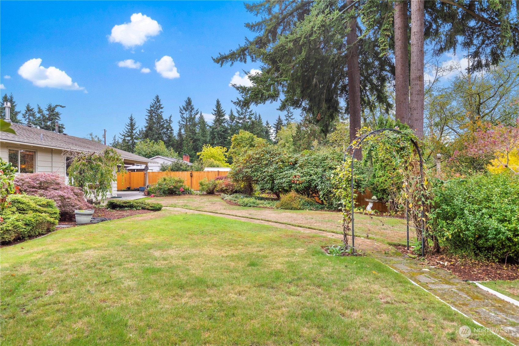 5020 Crest Lane Everett, WA 98203 - Photo 29 of 37