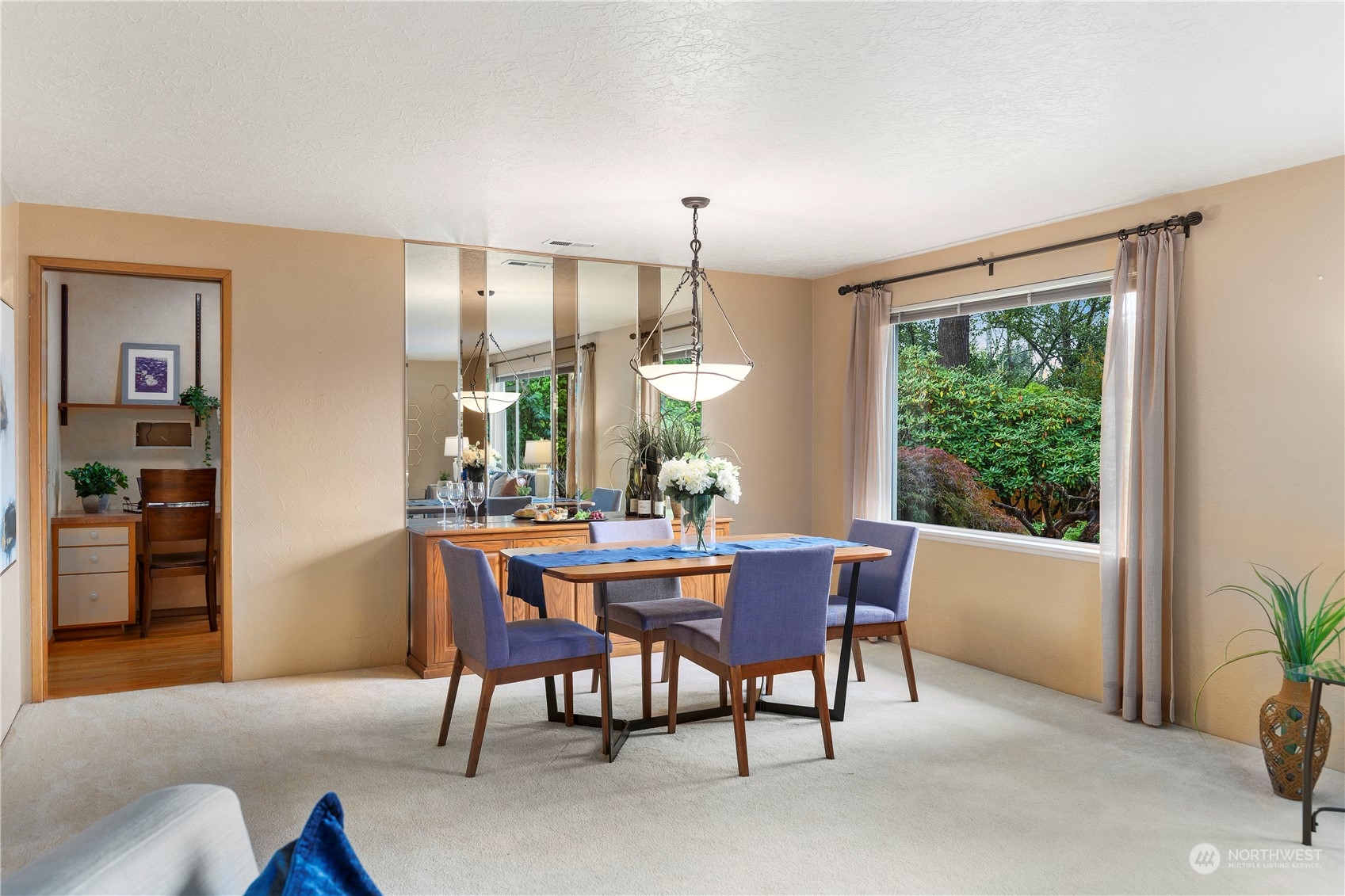 5020 Crest Lane Everett, WA 98203 - Photo 5 of 37