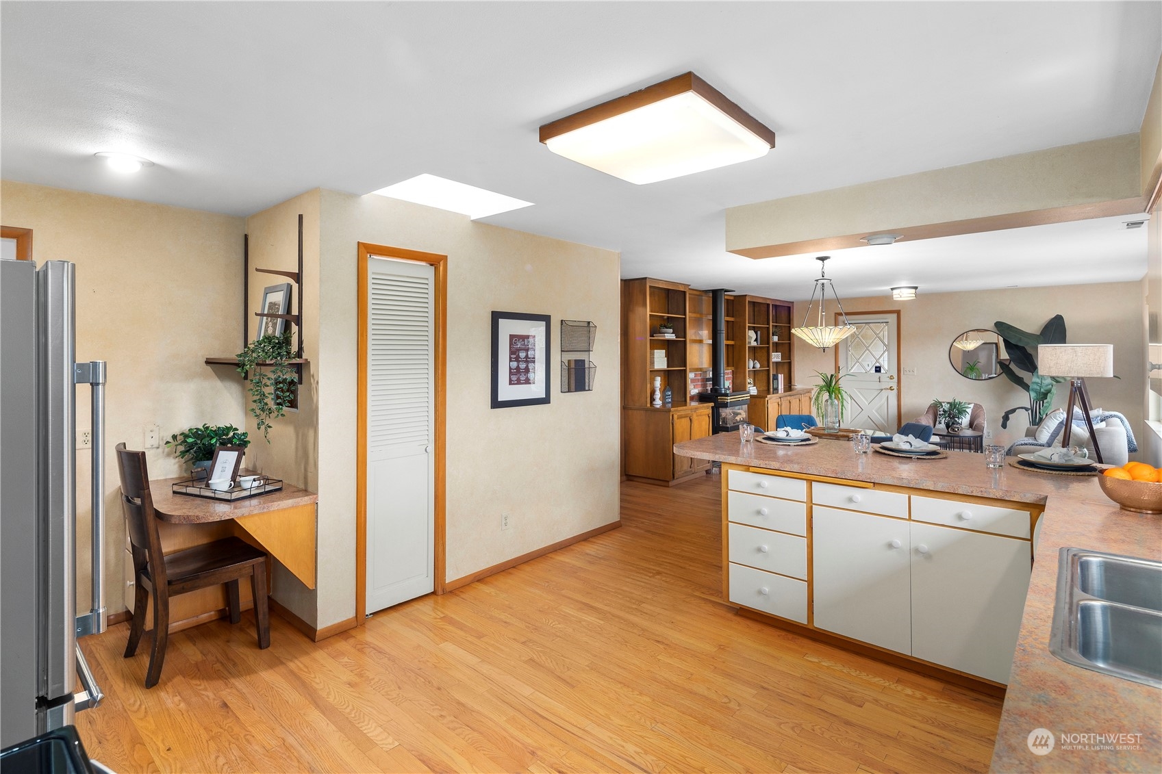 5020 Crest Lane Everett, WA 98203 - Photo 9 of 37