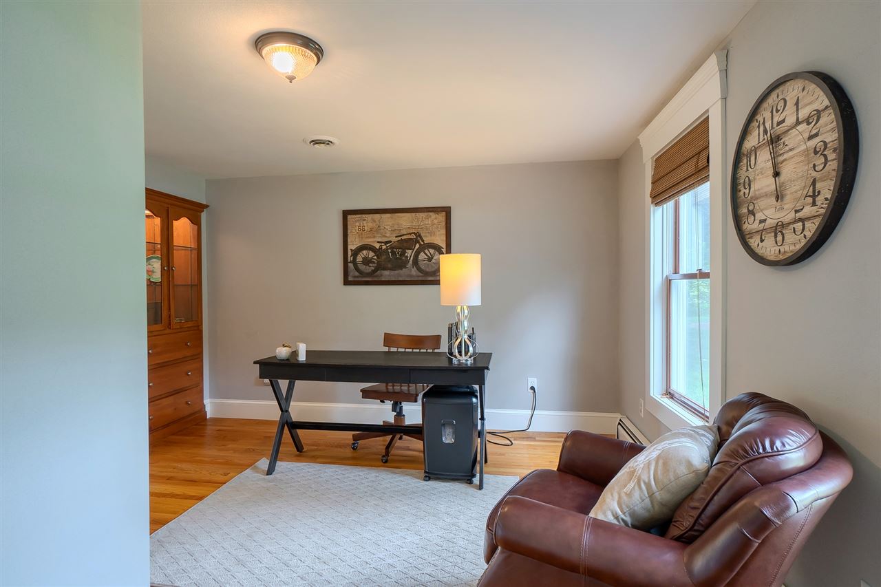 192 Westfall Road Pelham, NH 03076 - Photo 18 of 38