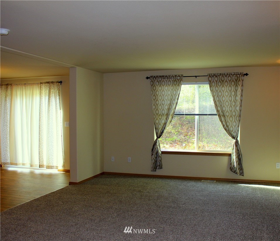 19714 Aspenwood Court Southwest Rochester, WA 98579 - Photo 3 of 22