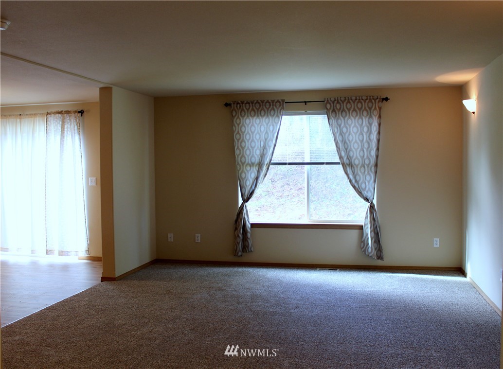 19714 Aspenwood Court Southwest Rochester, WA 98579 - Photo 4 of 22