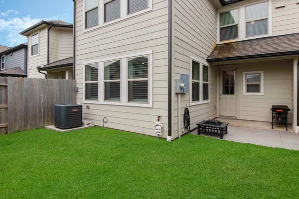$2,200 | 5533 Evanston Lane, Pasadena, TX 77505