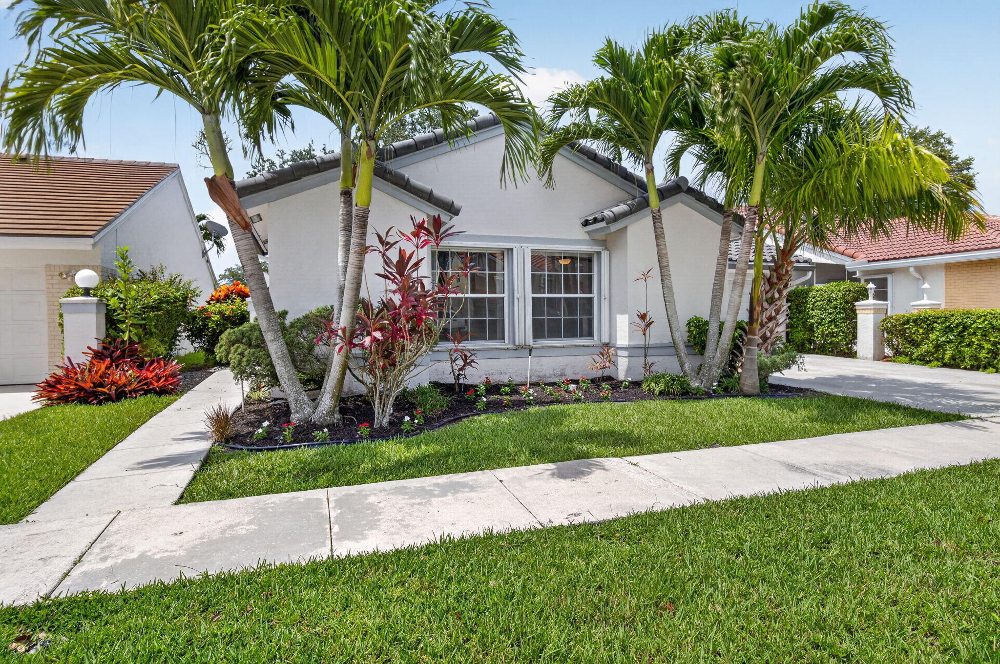 10048 Country Brook Road Boca Raton, FL 33428 - Photo 3 of 54 3-web-or-mls-DSC_3425