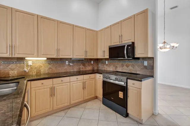 $6,000 | 7976 Monarch Court, Delray Beach, FL 33446