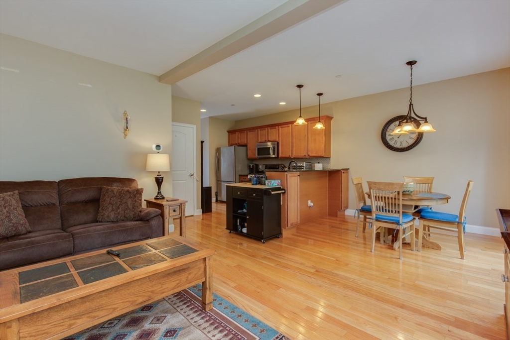 89 Woodview Way, Unit 89 Manchester, NH 03102 - Photo 17 of 42