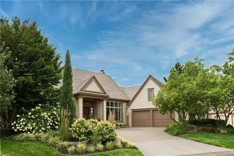 $1,375,000 | 2108 West 115th Street, Leawood, KS 66211