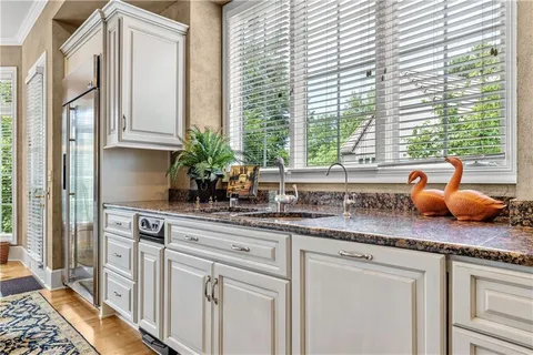 $1,375,000 | 2108 West 115th Street, Leawood, KS 66211