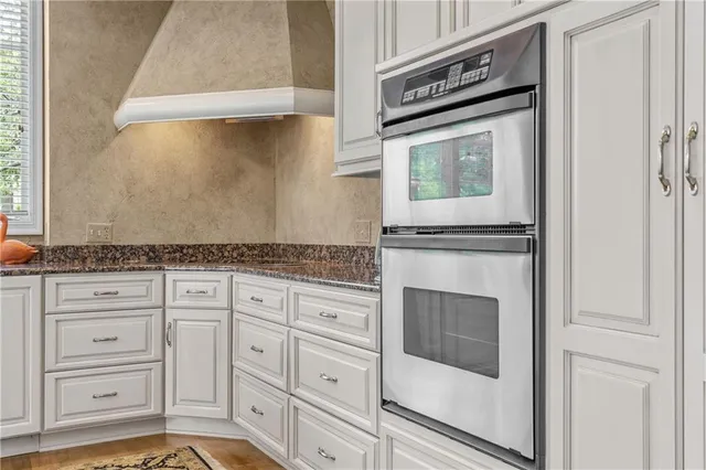 $1,249,000 | 2108 West 115th Street, Leawood, KS 66211