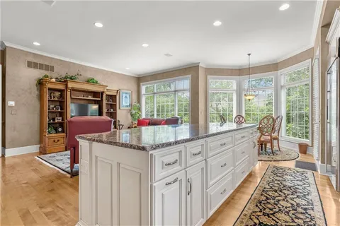 $1,375,000 | 2108 West 115th Street, Leawood, KS 66211