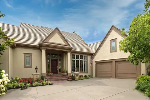 $1,375,000 | 2108 West 115th Street, Leawood, KS 66211