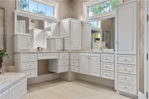 $1,375,000 | 2108 West 115th Street, Leawood, KS 66211