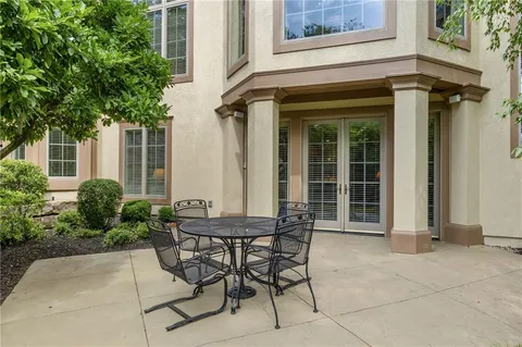 $1,375,000 | 2108 West 115th Street, Leawood, KS 66211