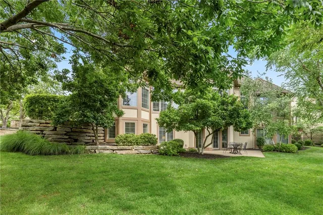 $1,249,000 | 2108 West 115th Street, Leawood, KS 66211