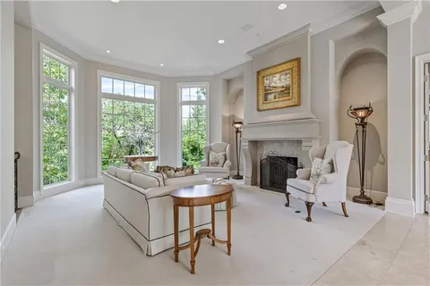 $1,375,000 | 2108 West 115th Street, Leawood, KS 66211