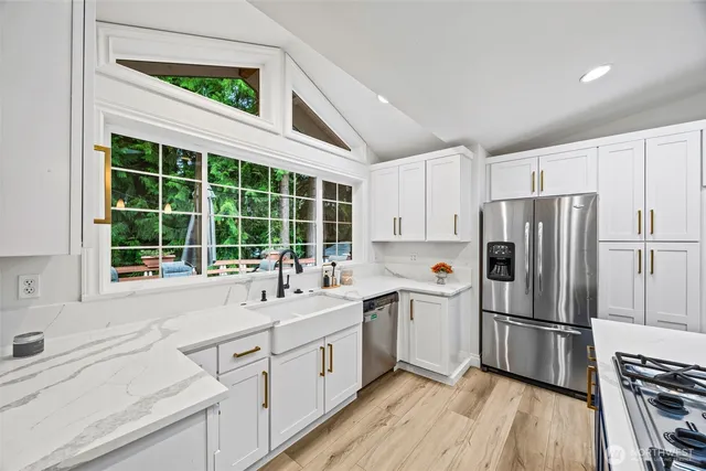 $1,990,000 | 575 Mt Logan Drive Southwest, Issaquah, WA 98027