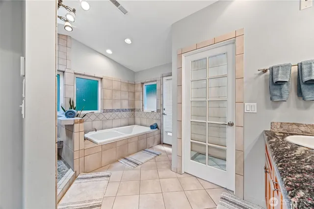 $1,990,000 | 575 Mt Logan Drive Southwest, Issaquah, WA 98027