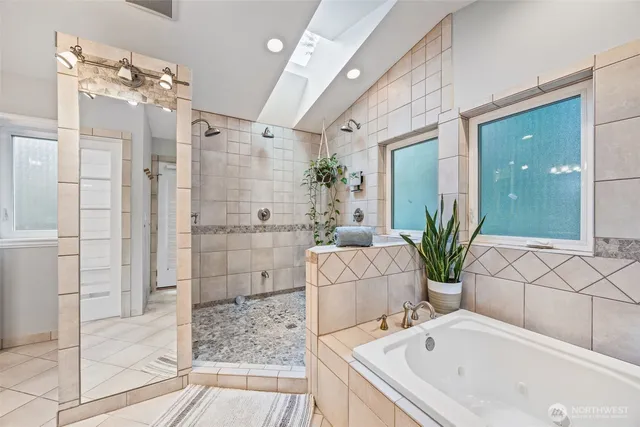 $1,990,000 | 575 Mt Logan Drive Southwest, Issaquah, WA 98027